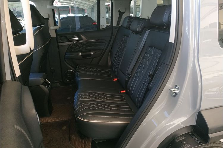 坦克300 2023款 越野版 2.0T 挑战者中控内饰7004