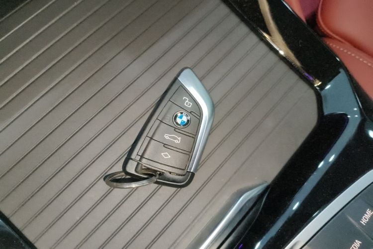 宝马X4 2022款 xDrive 25i M运动套装中控内饰11