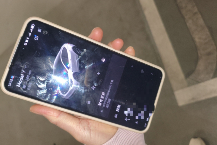 特斯拉 Model Y 2024款 后轮驱动版中控内饰11