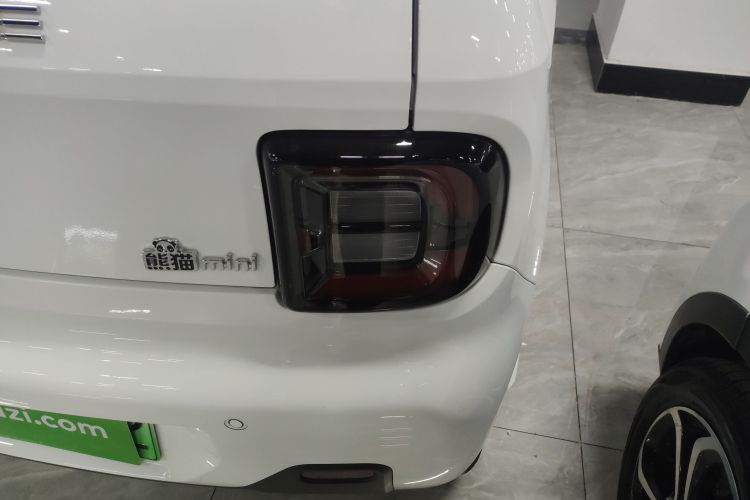 吉利银河 2024款 熊猫mini 200km 耐力熊车身外观9