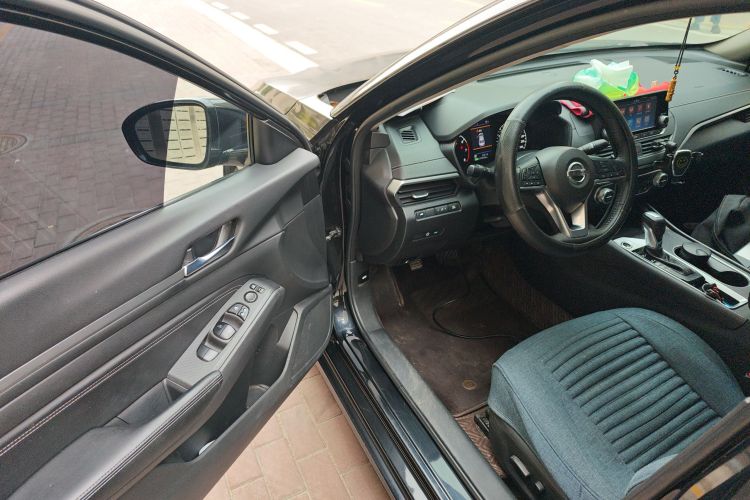 日产 天籁 2019款 2.0L XL 舒适版中控内饰20