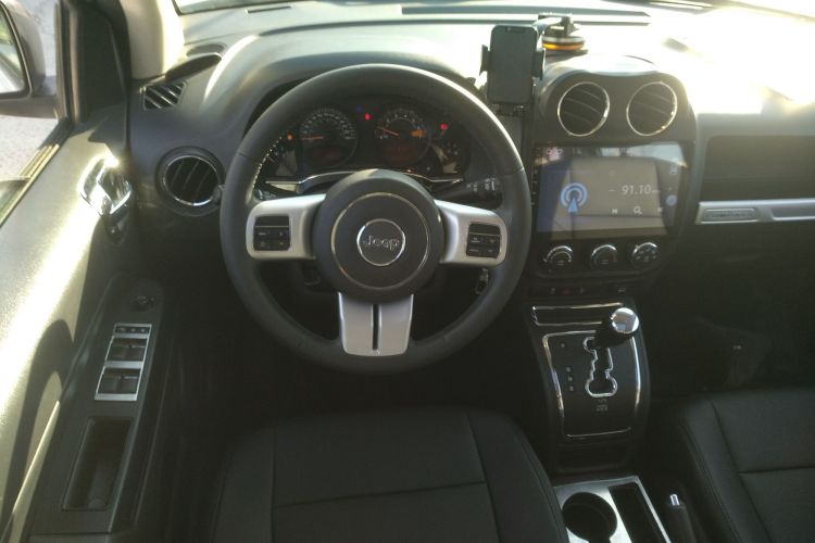 Jeep 指南者(进口) 2014款 2.0L 两驱运动版局部细节13