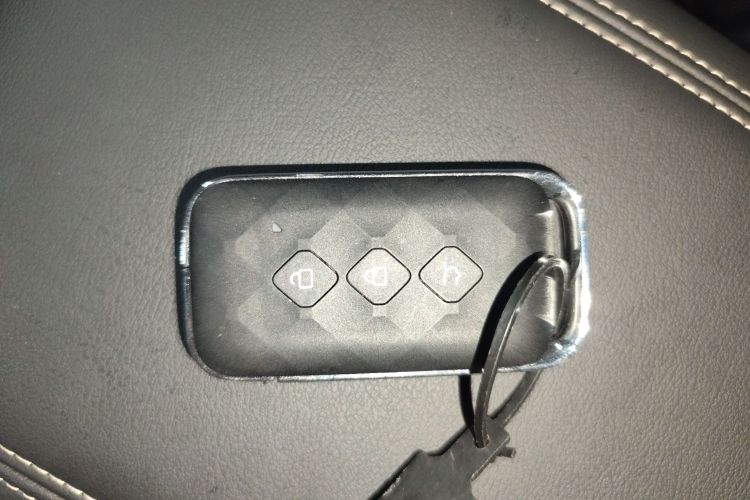 五菱汽车 五菱星云 2023款 2.0L DHT 旗舰版中控内饰7001