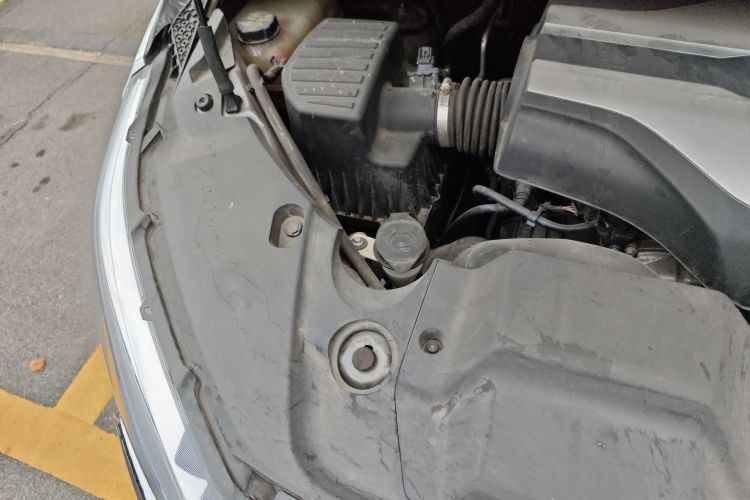 上汽大通MAXUS 大通G20 2021款 改款 PLUS 2.0T 汽油自动豪华版局部细节9006