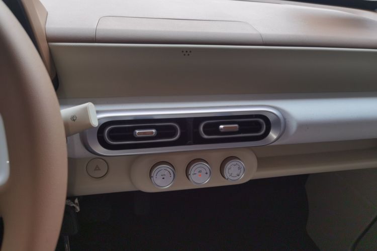 五菱汽车 宏光MINIEV 2024款 第三代 215km 青春版中控内饰16