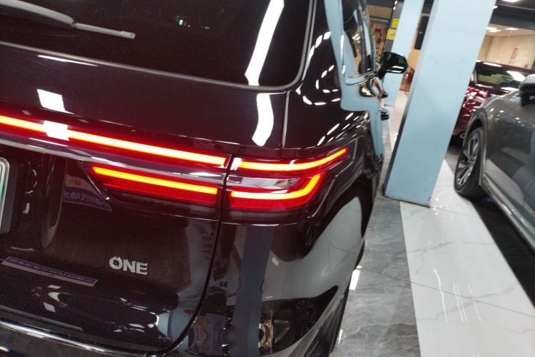 理想汽车 理想ONE 2021款 增程6座版车身外观9