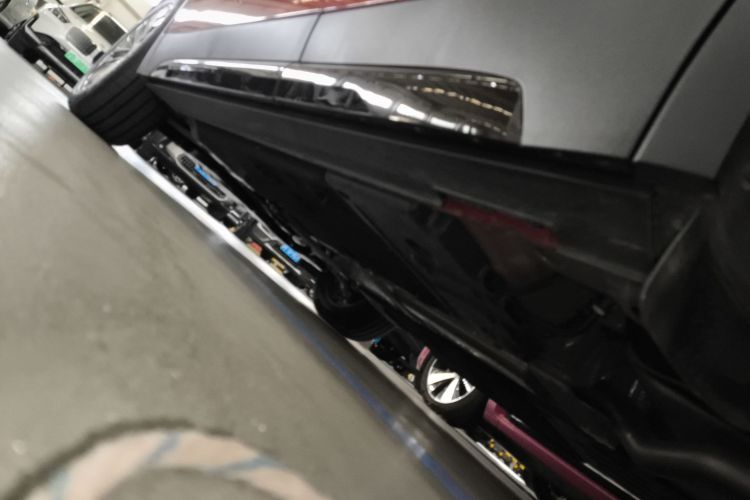 凯迪拉克XT4 2024款 28T 两驱豪华型机舱底盘30