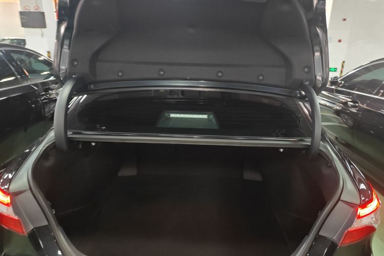 丰田 凯美瑞 2023款 2.0GVP 领先版机舱底盘23