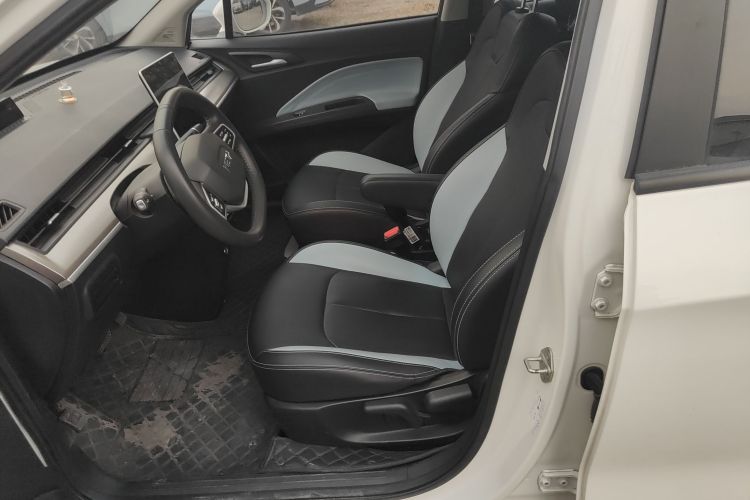 哪吒汽车 哪吒V 2021款 长续航娱乐版局部细节19