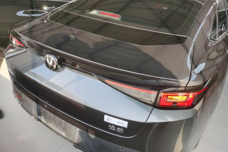 长安 逸动 2024款 1.5T GDI自动 旗舰型车身外观6