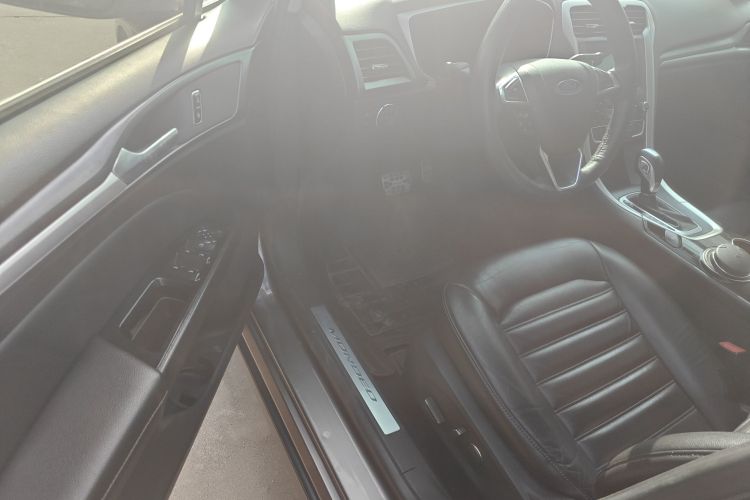 福特 蒙迪欧 2013款 1.5L GTDi180时尚型中控内饰20