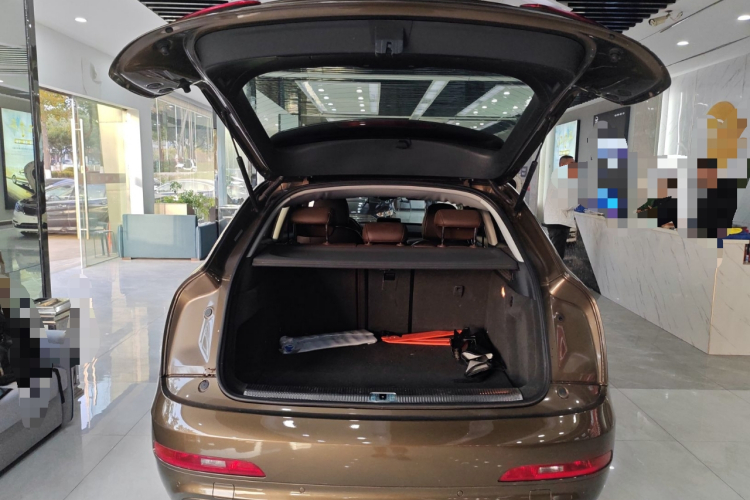 奥迪Q3 2015款 35 TFSI quattro 技术型机舱底盘23