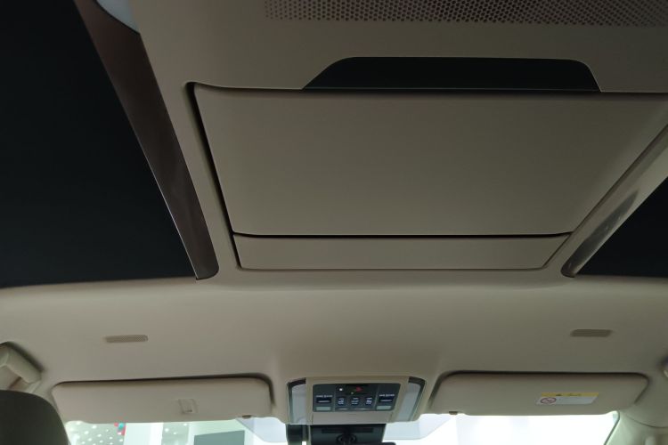 丰田 埃尔法 2024款 双擎 2.5L 臻享版中控内饰22