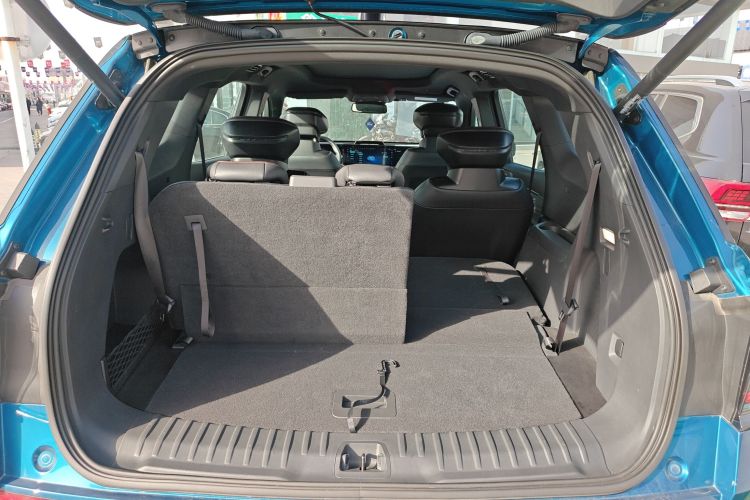 福特 2023款 锐界L 2.0T EcoBoost E混动四驱七座 STLine机舱底盘23