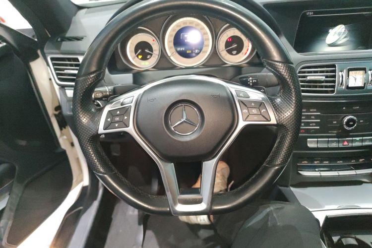 奔驰E级(进口) 2016款 E 200 轿跑车 灵动版中控内饰13