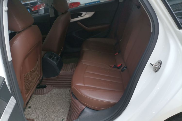 奥迪A4L 2017款 40 TFSI 时尚型中控内饰7004