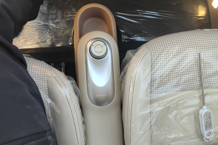 五菱汽车 宏光MINIEV 2025款 四门版 进阶款中控内饰18