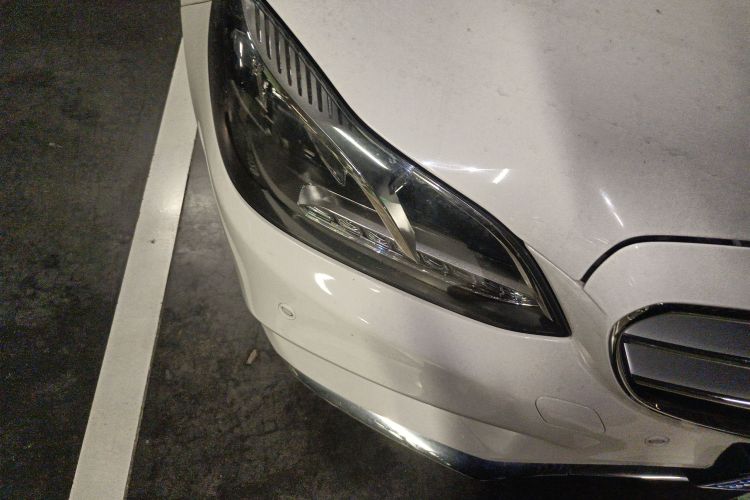 奔驰E级 2015款 E 260 L 运动型车身外观8