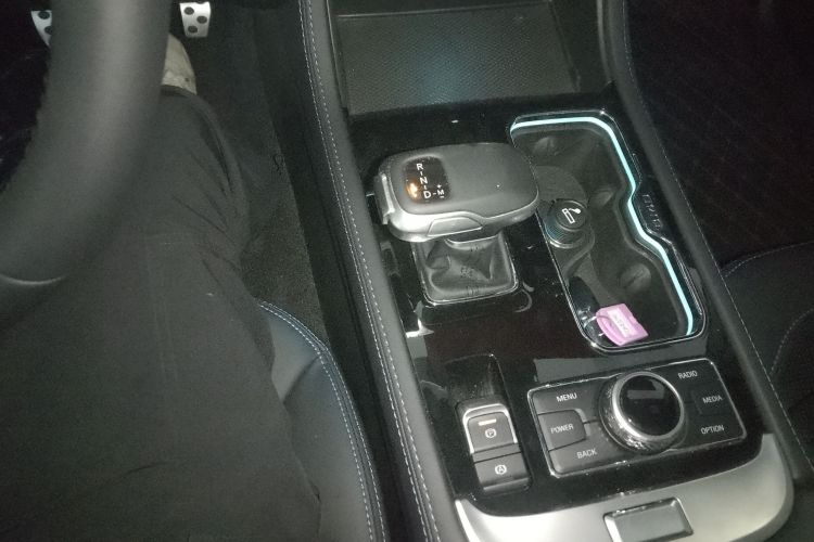 北京BJ40 2023款 2.0T 自动四驱城市猎人版侠客型局部细节18