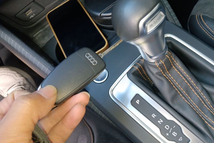 奥迪Q2L e-tron 2022款 Q2L e-tron 纯电智享型中控内饰7001