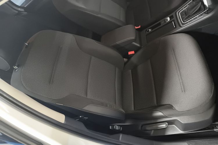 大众 高尔夫 2019款 1.6L 自动舒适型 国V局部细节41