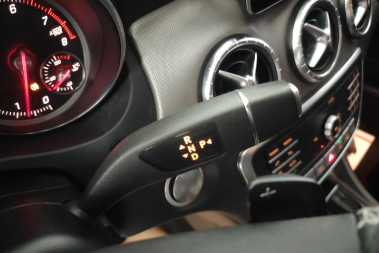 奔驰CLA 2018款 CLA 200 动感型局部细节18