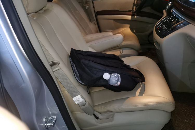 别克GL8 2017款 25S 舒适型 国V局部细节41