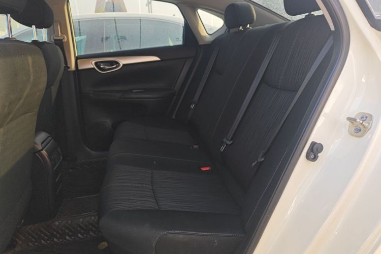 日产 轩逸 2024款 经典 1.6XE CVT舒适版中控内饰21