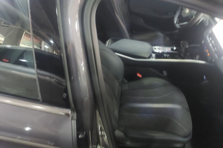 吉利汽车 星瑞 2025款 东方曜 2.0TD 望月版局部细节41