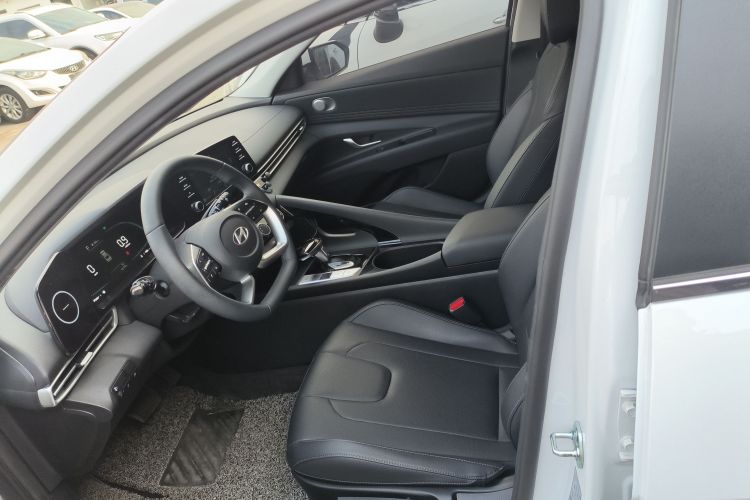 现代 伊兰特 2023款 1.5L CVT GLX精英版局部细节19