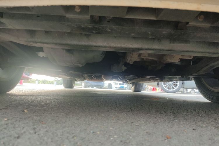 吉利汽车 帝豪GL 2018款 1.8L DCT精英智联型局部细节9008