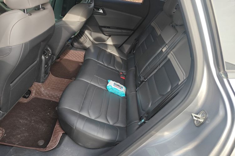 雪铁龙 凡尔赛C5 X 2022款 1.6T 享不凡 虎年开门红版中控内饰21