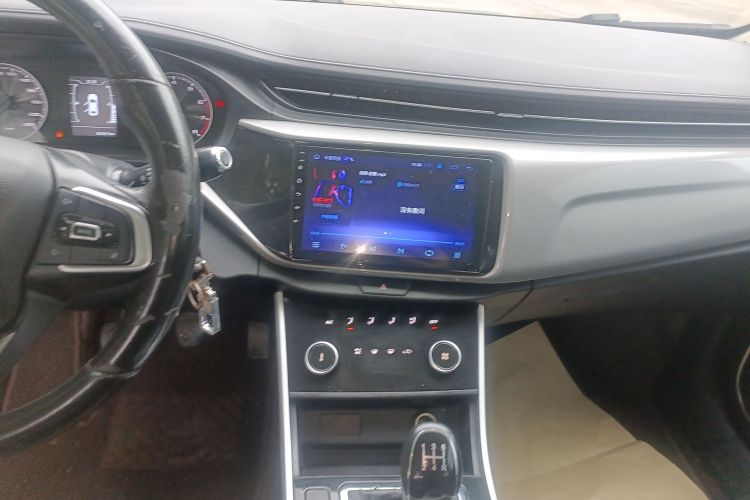 奇瑞 艾瑞泽5 2019款 改款PRO 1.5L 手动青春版 国VI中控内饰16