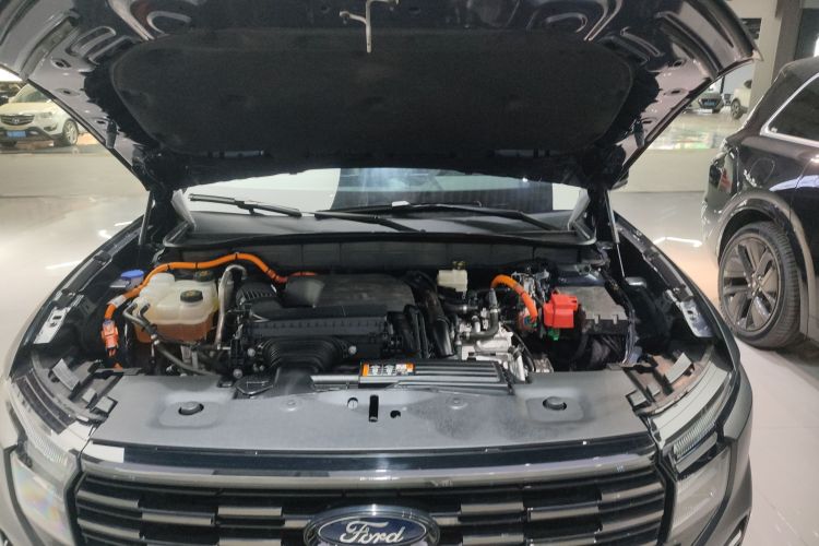 福特 2023款 锐界L 2.0T EcoBoost E混动四驱七座至尊型机舱底盘24