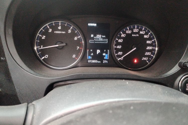 三菱 欧蓝德 2020款 2.4L 四驱致享版 7座中控内饰15