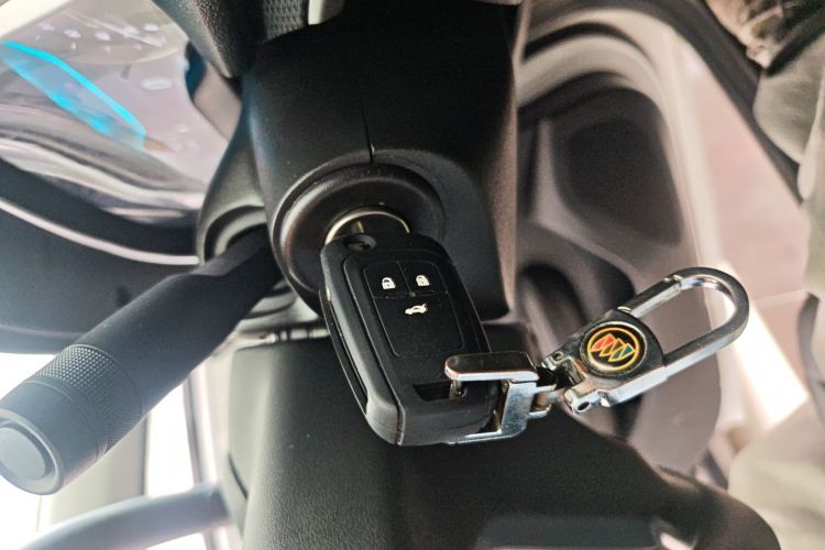 别克 英朗 2021款 1.3T 自动轻混动精英型中控内饰11