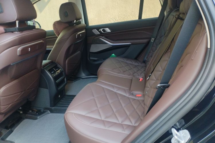 宝马X5 2023款 xDrive 30Li 尊享型M运动套装中控内饰21