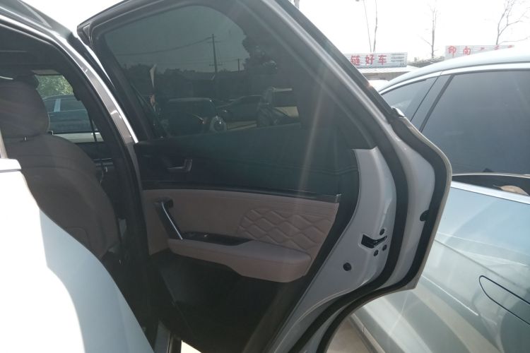 比亚迪 唐新能源 2025款 智驾版 DM-i 115KM 尊荣型中控内饰7006