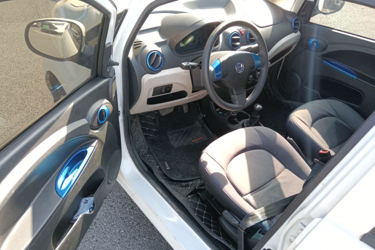 江铃集团新能源 江铃E200L 2018款 E200L 标准型（250KM）中控内饰20
