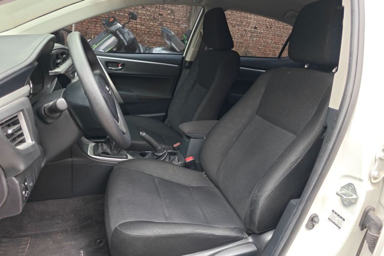 丰田 卡罗拉 2017款 改款 1.6L 手动GL中控内饰19