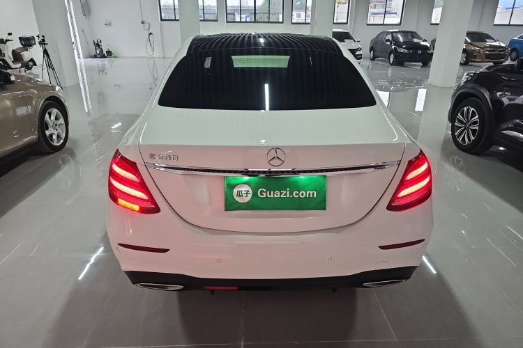 奔驰E级(进口) 2019款 E 260 运动版车身外观6