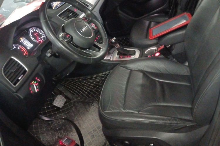 奥迪Q3 2016款 30 TFSI 风尚型中控内饰19