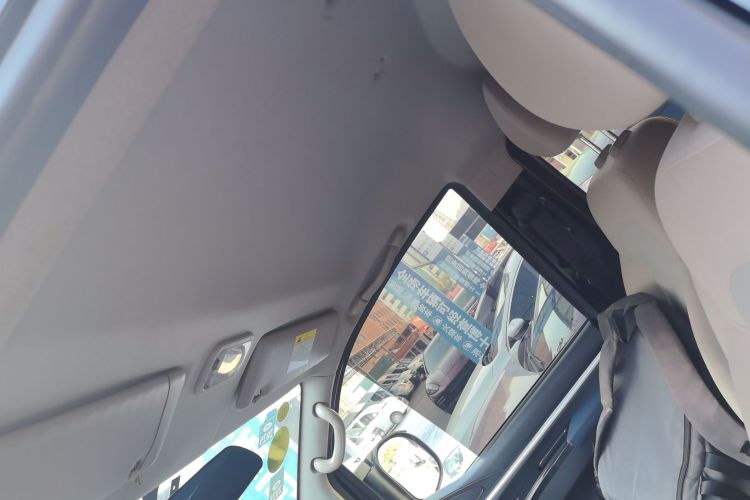 东风风行 菱智 2022款 奋斗款 M5L 1.6L 基本型 7座局部细节22