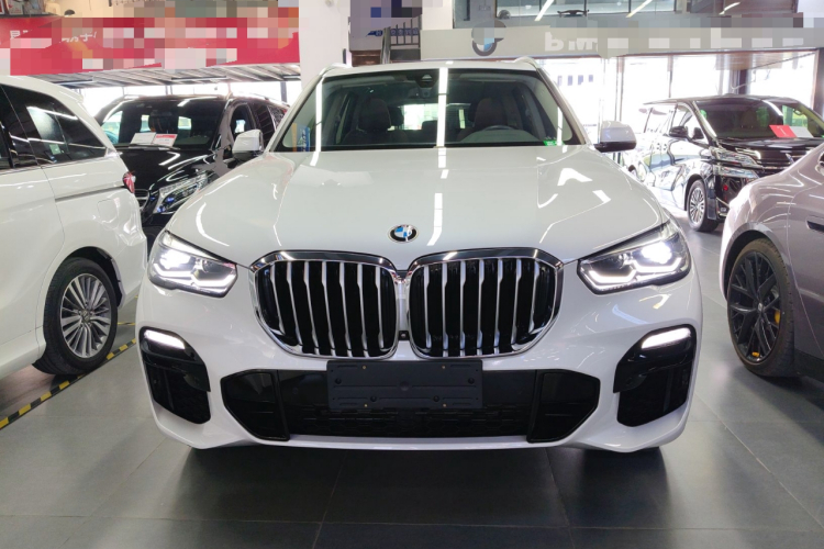 宝马X5(进口) 2021款 改款 xDrive30i M运动套装车身外观2