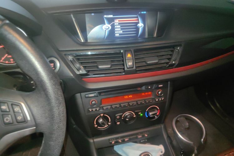 宝马X1 2015款 sDrive18i 时尚晋级版中控内饰16