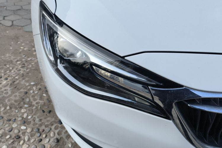 别克 英朗 2021款 改款 典范 1.5L 自动精英型车身外观8