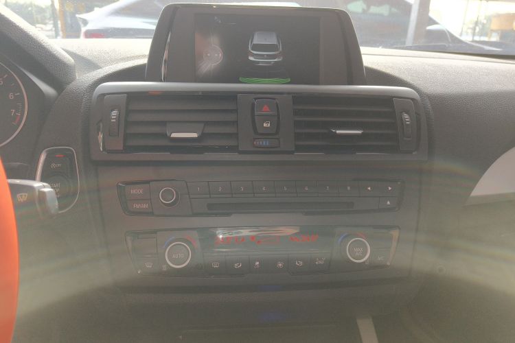 宝马1系(进口) 2013款 改款 118i 领先型局部细节16