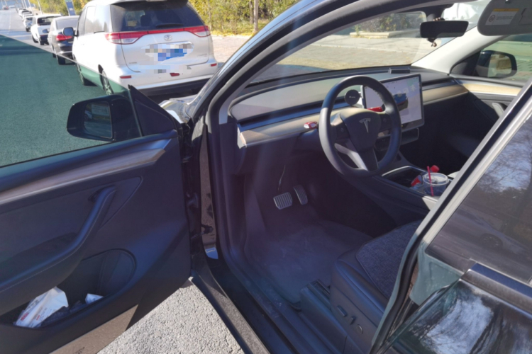 特斯拉 Model Y 2022款 后轮驱动版中控内饰20