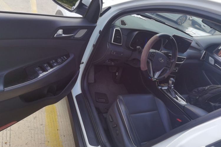 现代 途胜 2020款 280TGDi 两驱GLS时尚版 国VI中控内饰20