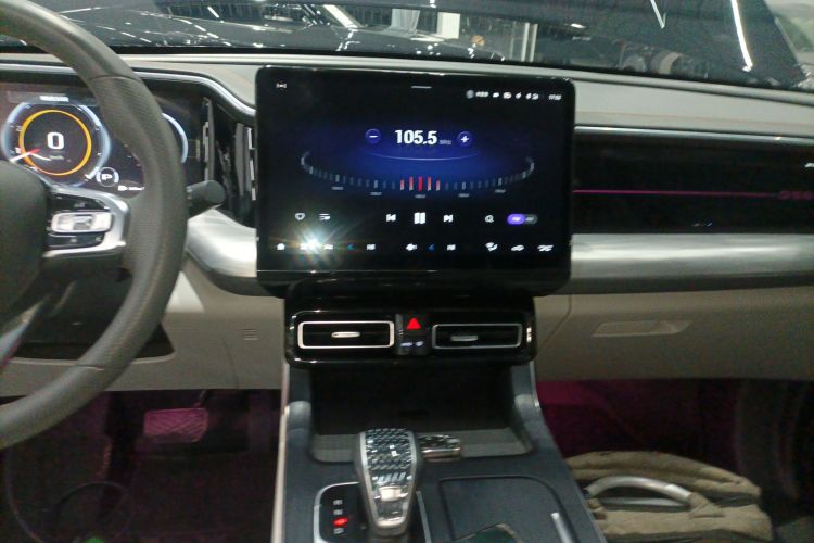 广汽传祺 传祺GS8 2022款 领航系列 2.0TGDI 两驱豪华智联版（七座）中控内饰16